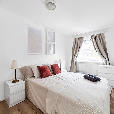 Arte Stays - 3-Bedroom Bright House London, Haggerston, Garden, Parking, 8 Min Walk To Haggerston Station, Weekly Or Monthly Stays, Serviced Accommodation - 7 Guests ภายนอก รูปภาพ