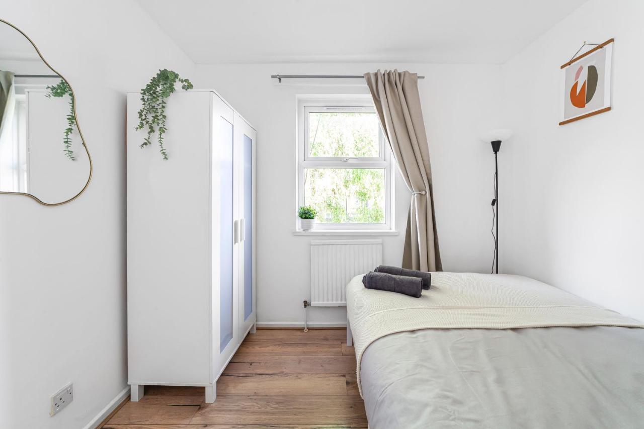 Arte Stays - 3-Bedroom Bright House London, Haggerston, Garden, Parking, 8 Min Walk To Haggerston Station, Weekly Or Monthly Stays, Serviced Accommodation - 7 Guests ภายนอก รูปภาพ
