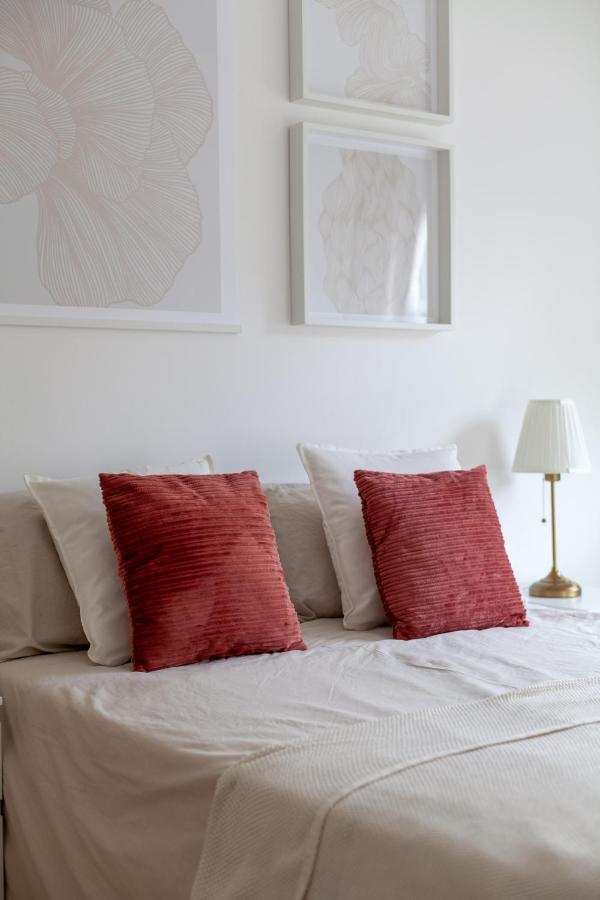 Arte Stays - 3-Bedroom Bright House London, Haggerston, Garden, Parking, 8 Min Walk To Haggerston Station, Weekly Or Monthly Stays, Serviced Accommodation - 7 Guests ภายนอก รูปภาพ